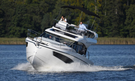 Parker Monaco Flybridge – Pierwszy Fly Parkera