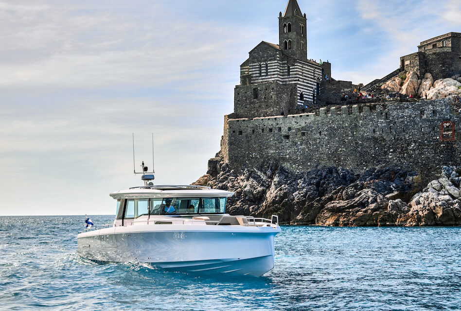 TEST Axopar 45 XC Cross Cabin